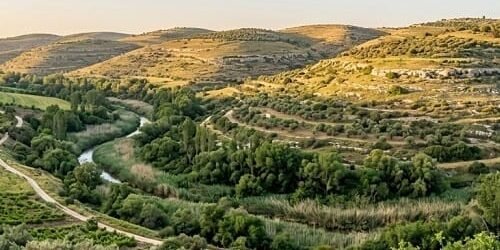 Estudo Bíblico no Livro de Neemias