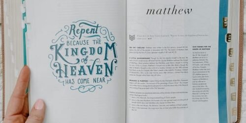 Por que esboços expositivos completos são diferentes de ideias de sermão