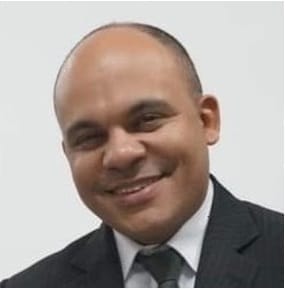 Rev. Fabiano Queiroz é Autor evangélico especializado em Pregação Expositiva, Esboços Bíblicos, Estudos Bíblicos e Sermões . Mais de 75 livros publicados sobre esboços bíblicos, homilética e teologia. Referência em material para pastores, pregadores e líderes cristãos